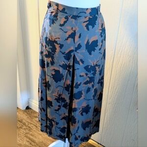 Régime Loubens Paris Skirt – Style “Volute” Size 36 / US 4Elevate your wardrobe